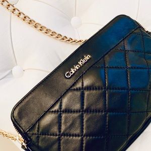✨ GENUINE LEATHER • Calvin Klein Cross Body ✨